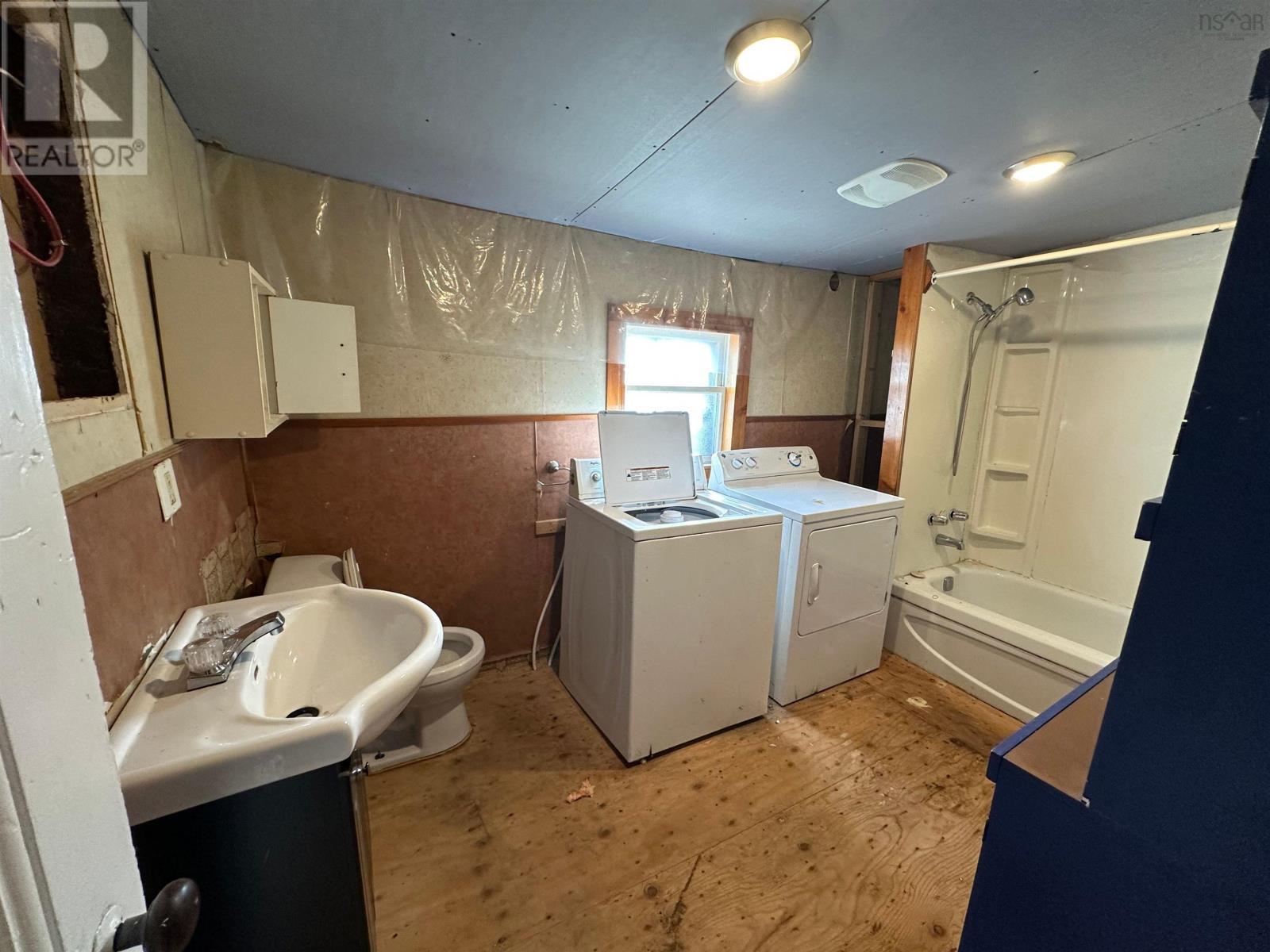 11-13 Kirk Street, Yarmouth, Nova Scotia  B5A 1S6 - Photo 6 - 202614434