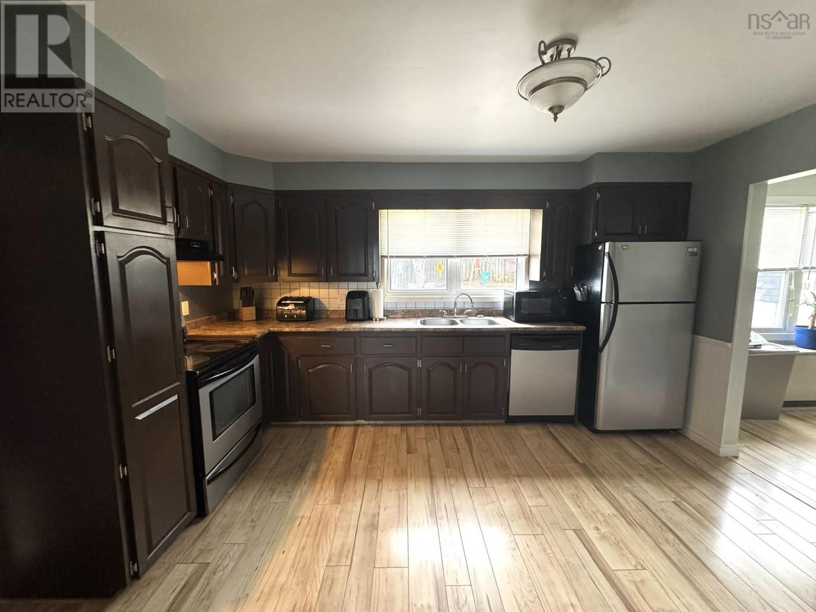 201 Sydney Road, Port Hawkesbury, Nova Scotia  B9A 3A8 - Photo 4 - 202614741