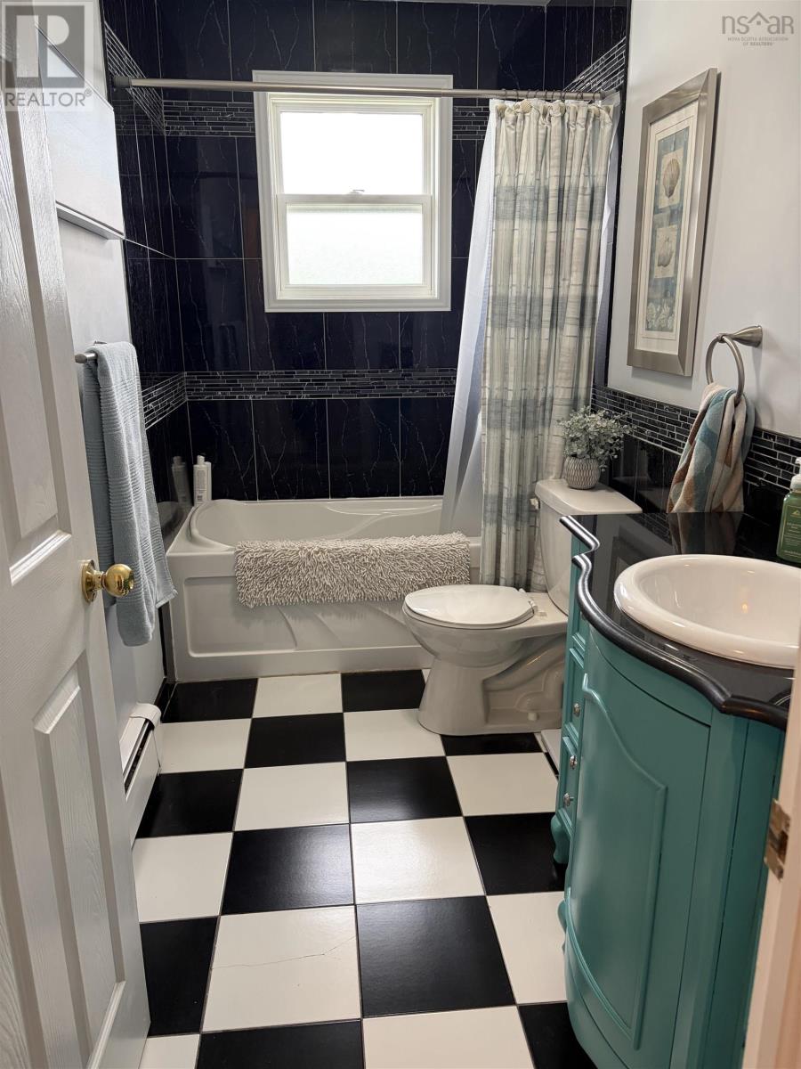 14 Drew Street, Glace Bay, Nova Scotia  B1A 1A7 - Photo 10 - 202615133