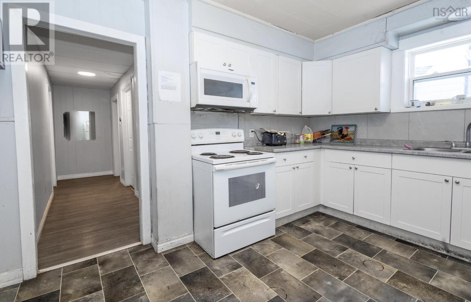 177 Dorchester Street, Sydney, Nova Scotia  B1P 5Z5 - Photo 10 - 202615186
