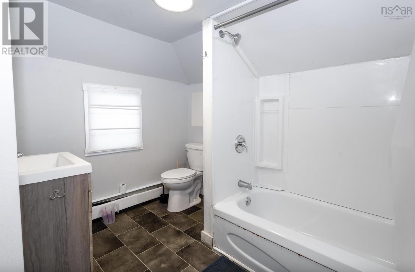 177 Dorchester Street, Sydney, Nova Scotia  B1P 5Z5 - Photo 13 - 202615186