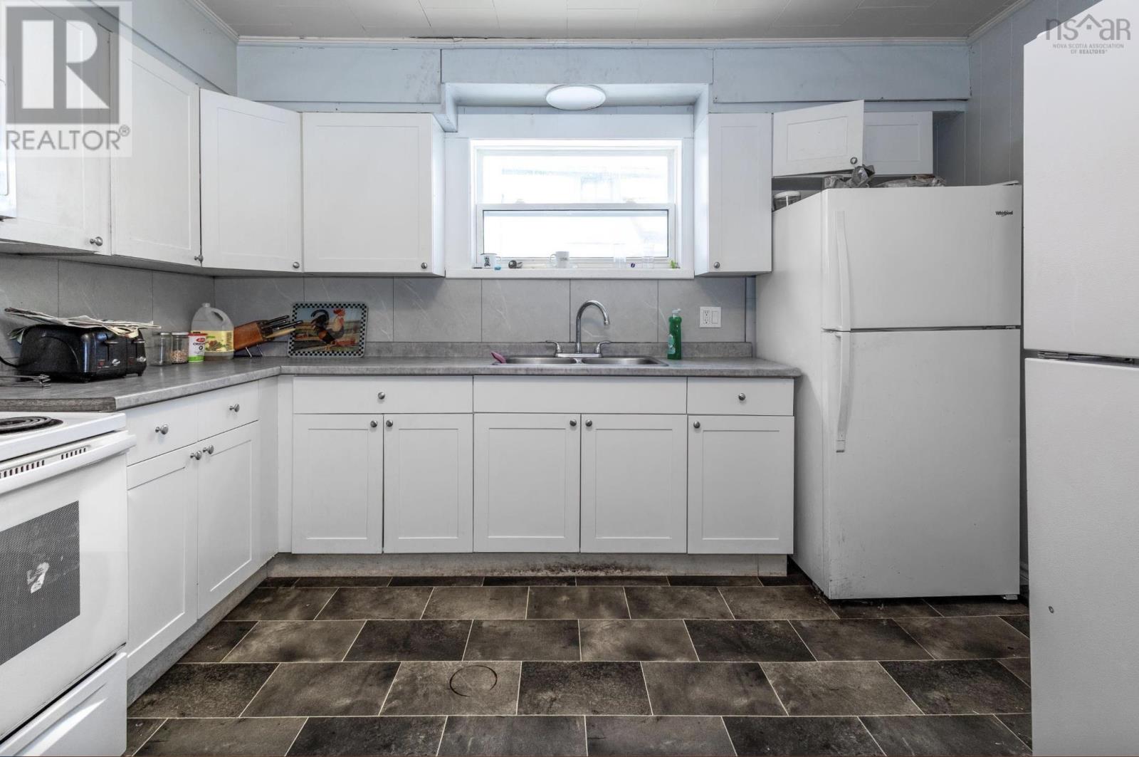 177 Dorchester Street, Sydney, Nova Scotia  B1P 5Z5 - Photo 9 - 202615186