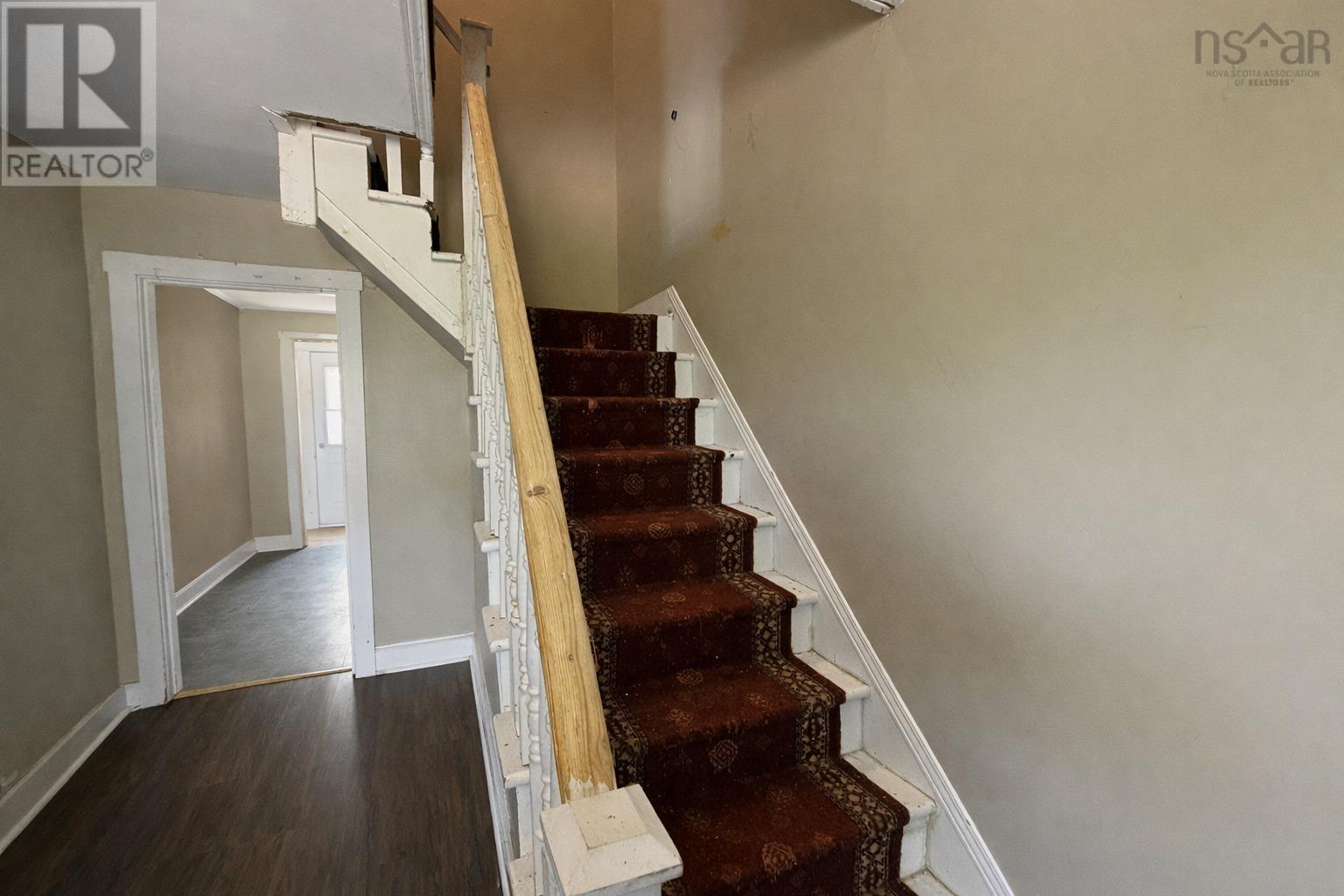 30-32 West Pleasant Street, Amherst, Nova Scotia  B4H 1E4 - Photo 5 - 202615239