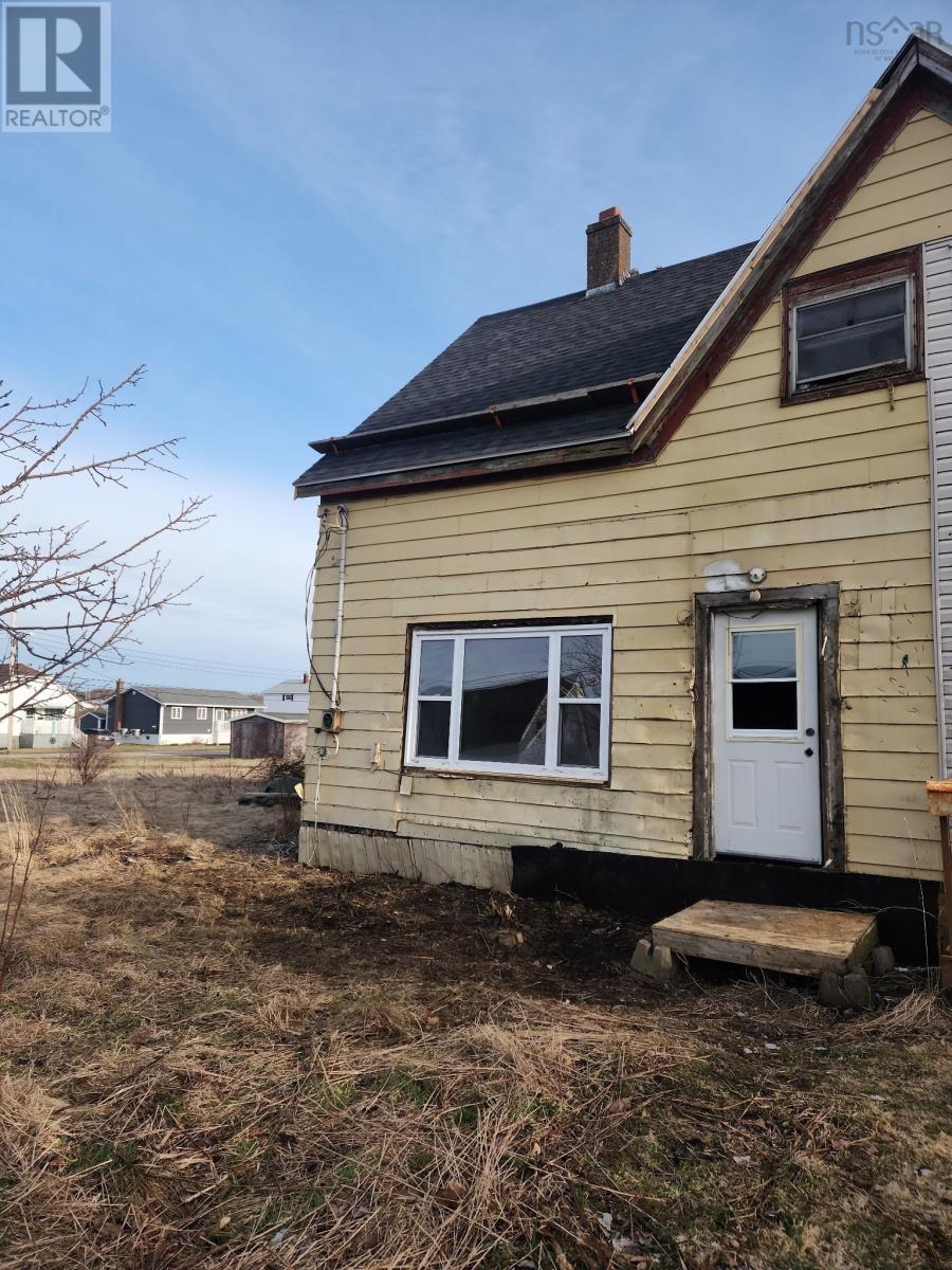 94 Dorchester Street, Glace Bay, Nova Scotia  B1A 3P4 - Photo 2 - 202615274