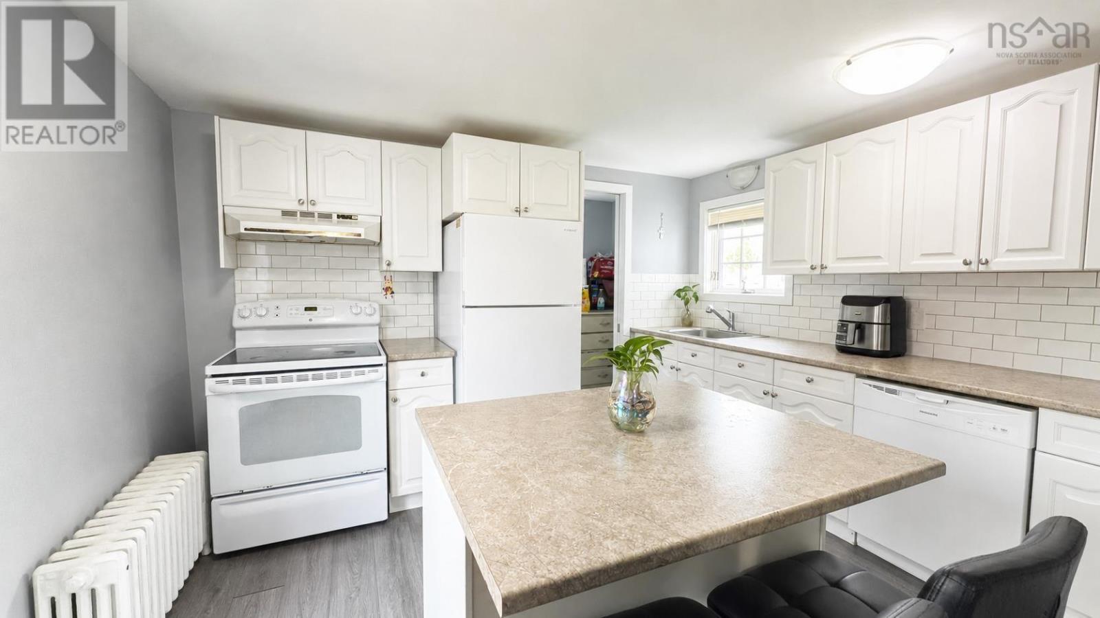 99 Argyle Street, Sydney, Nova Scotia  B1S 2V2 - Photo 10 - 202615279