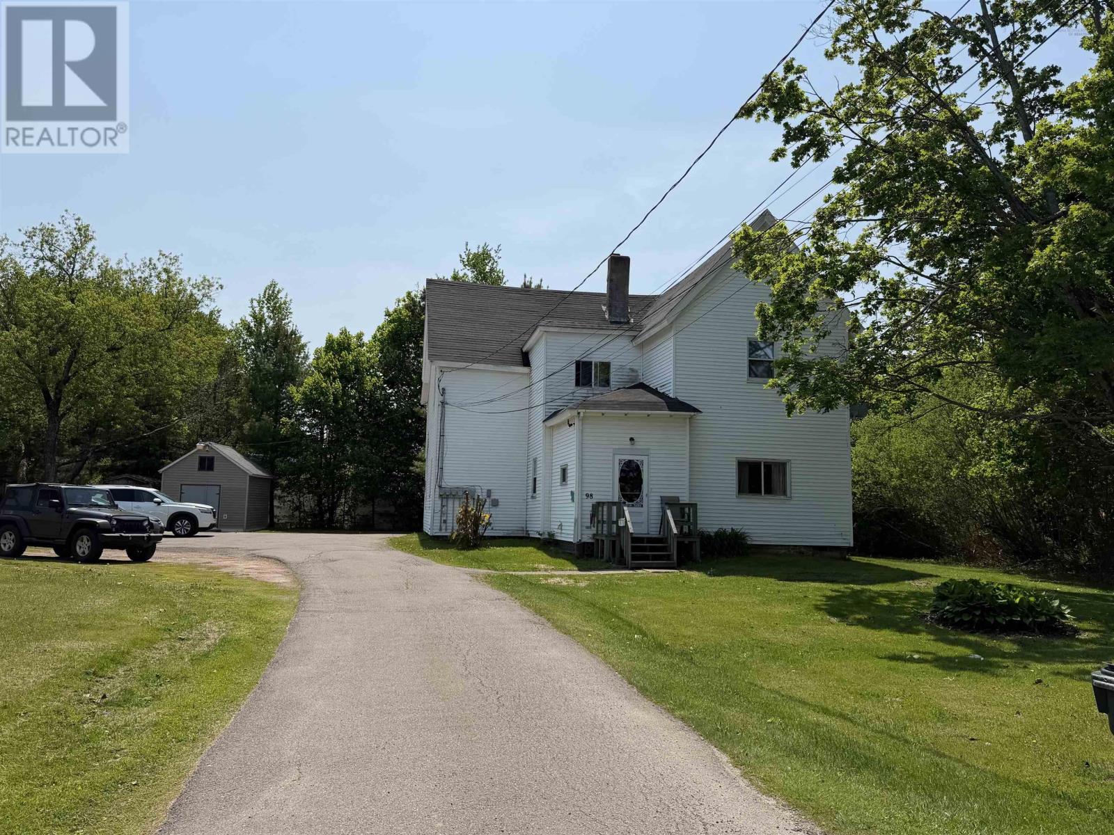 98 Victoria Street W, Amherst, Nova Scotia  B4H 1C8 - Photo 3 - 202615286