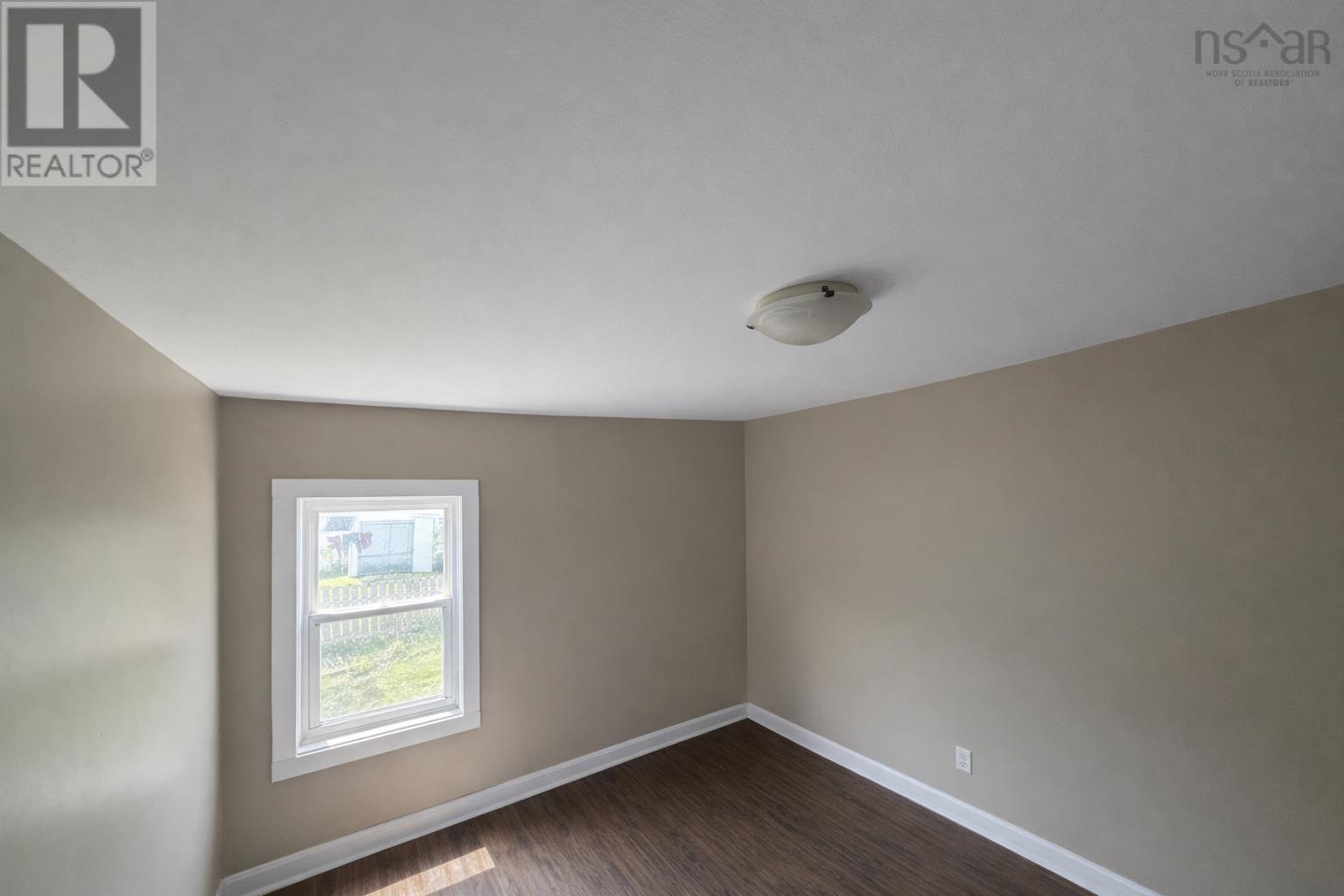 98 Victoria Street W, Amherst, Nova Scotia  B4H 1C8 - Photo 8 - 202615286