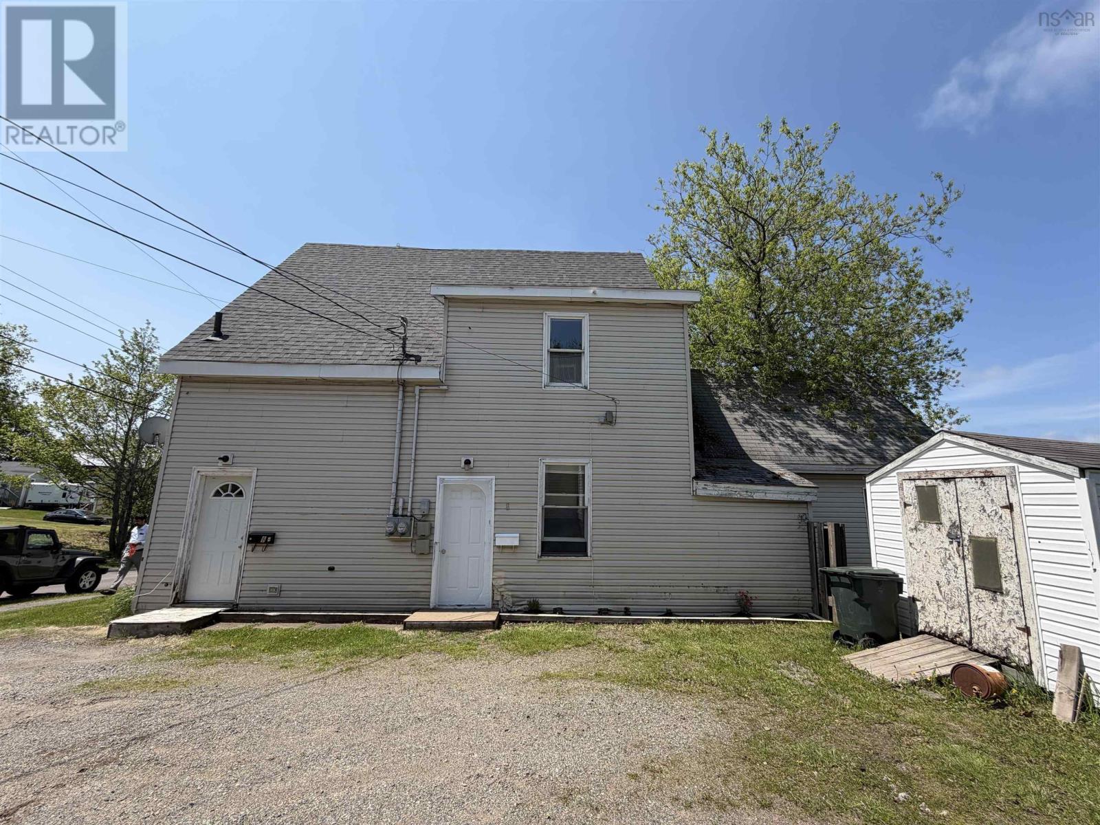 8 East Pleasant Street, Amherst, Nova Scotia  B4H 1M4 - Photo 2 - 202615287