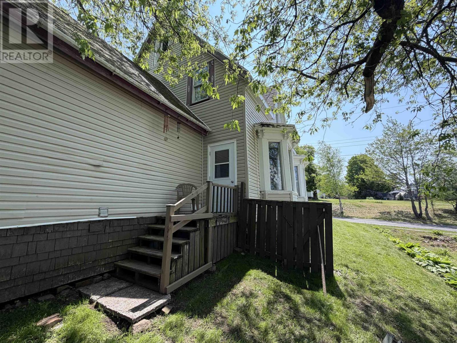 8 East Pleasant Street, Amherst, Nova Scotia  B4H 1M4 - Photo 25 - 202615287