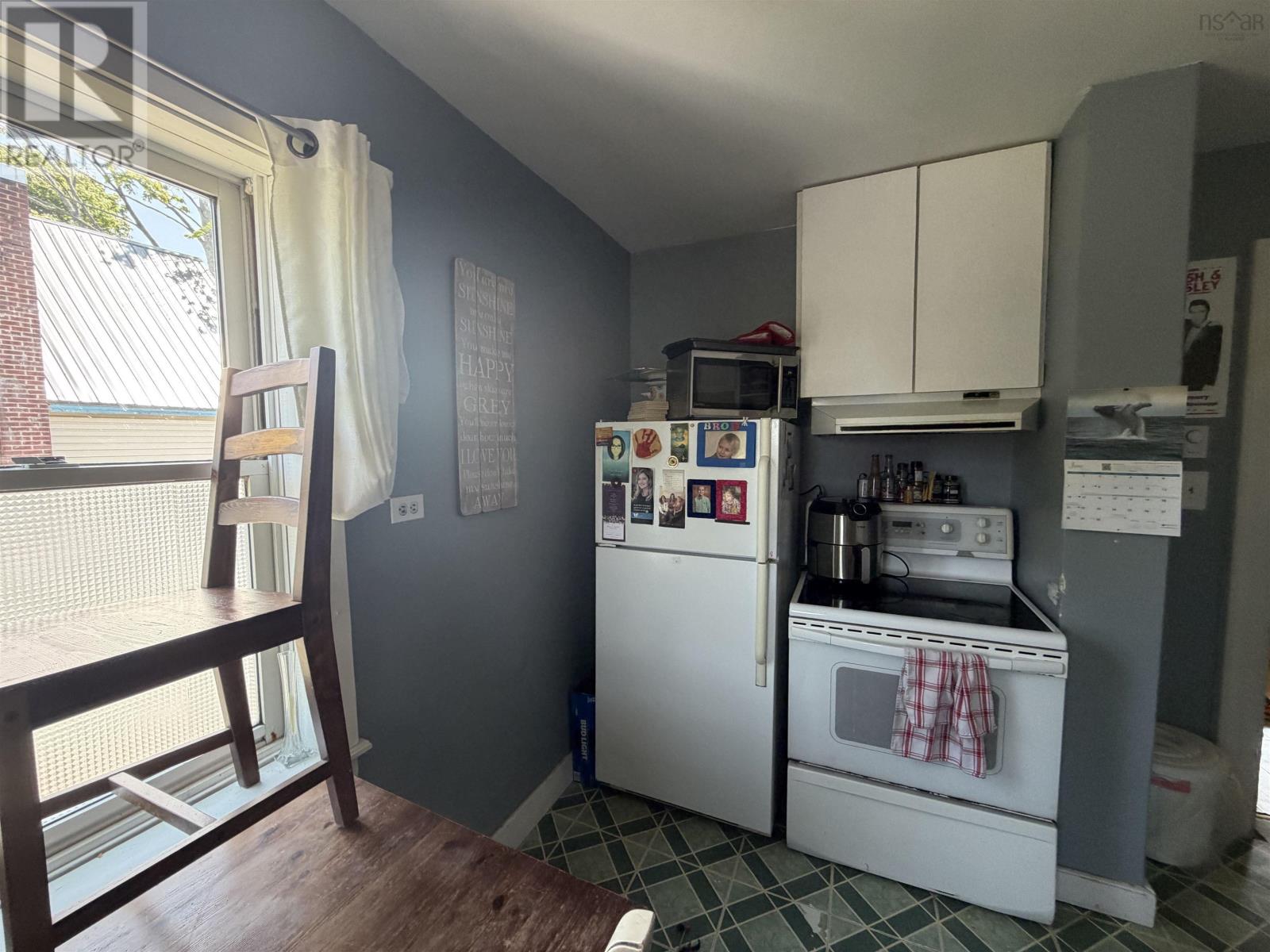 8 East Pleasant Street, Amherst, Nova Scotia  B4H 1M4 - Photo 6 - 202615287