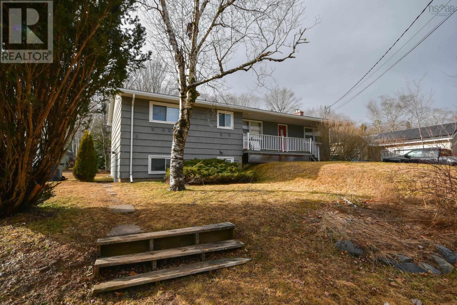 184 Lockview Road, Fall River, Nova Scotia  B2T 1J1 - Photo 2 - 202615552