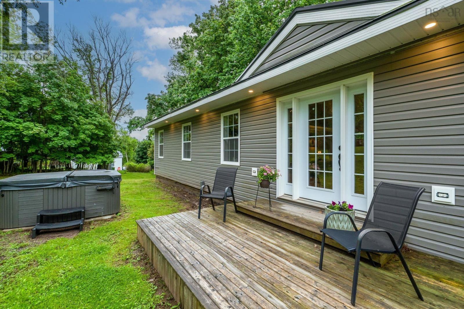 33 Grange Street, Pictou, Nova Scotia  B0K 1H0 - Photo 5 - 202615676