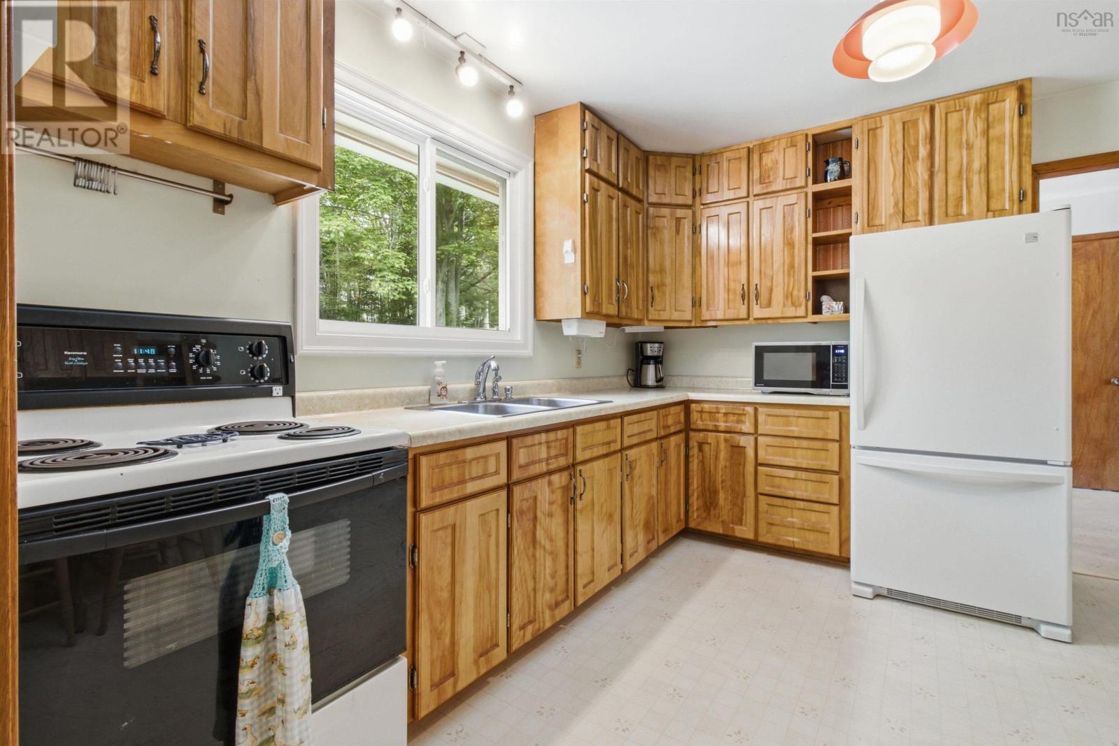 36 Anthony Avenue, Wellington, Nova Scotia  B2T 1A3 - Photo 6 - 202615756