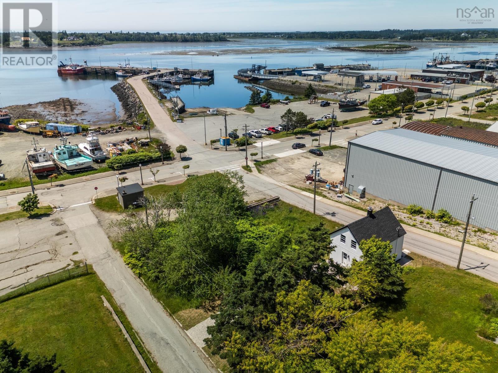 7 Pearl Street, Yarmouth, Nova Scotia  B5A 3M4 - Photo 45 - 202615926