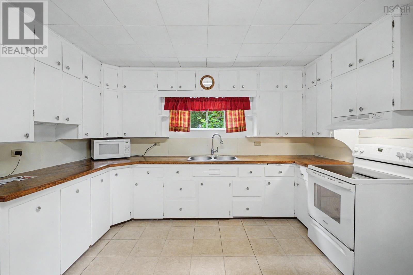 965 Riverview Road, Bear River, Nova Scotia  B0S 1B0 - Photo 10 - 202616035