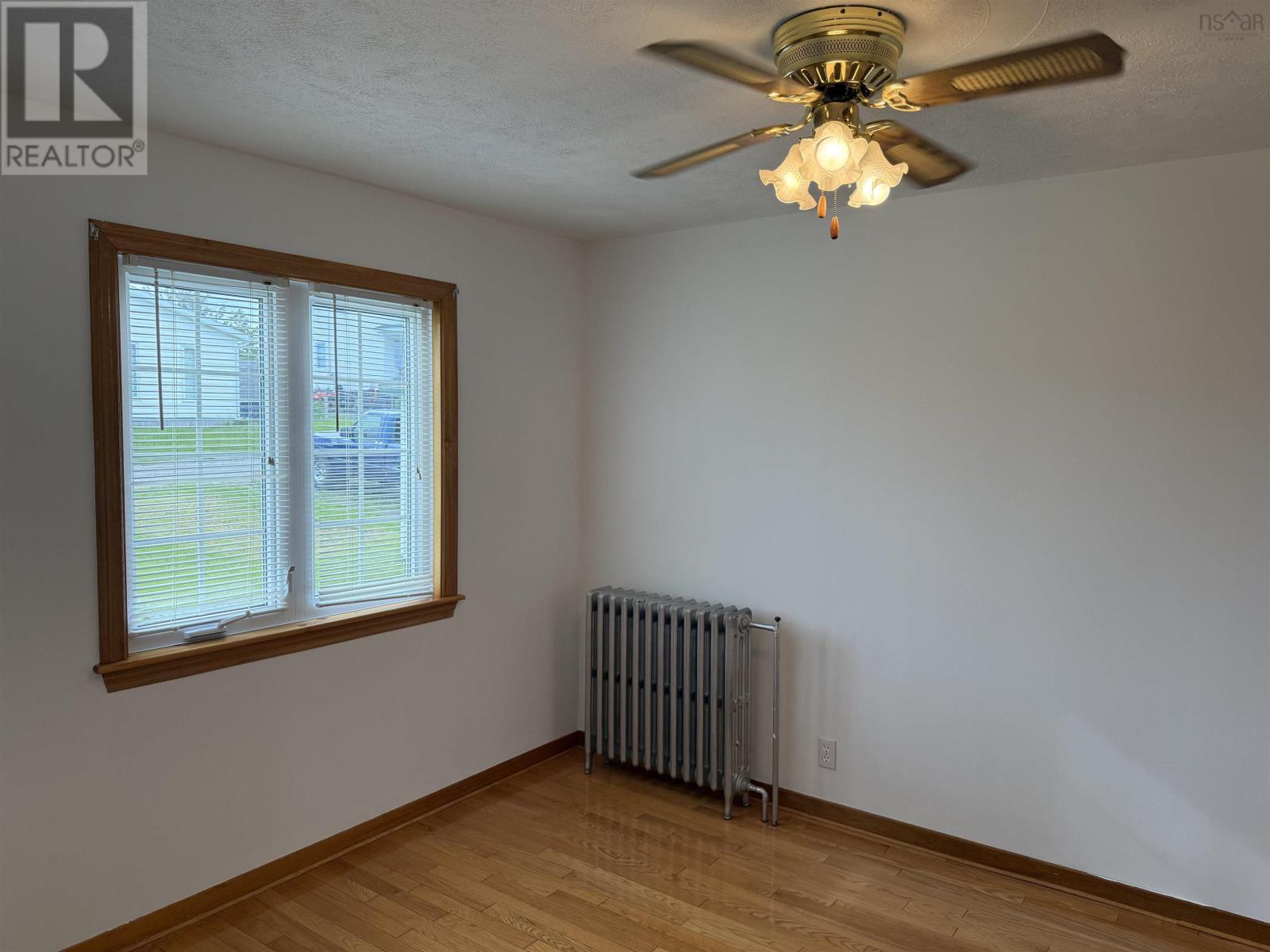 3515 Bay Avenue, New Waterford, Nova Scotia  B1H 2P2 - Photo 17 - 202616088