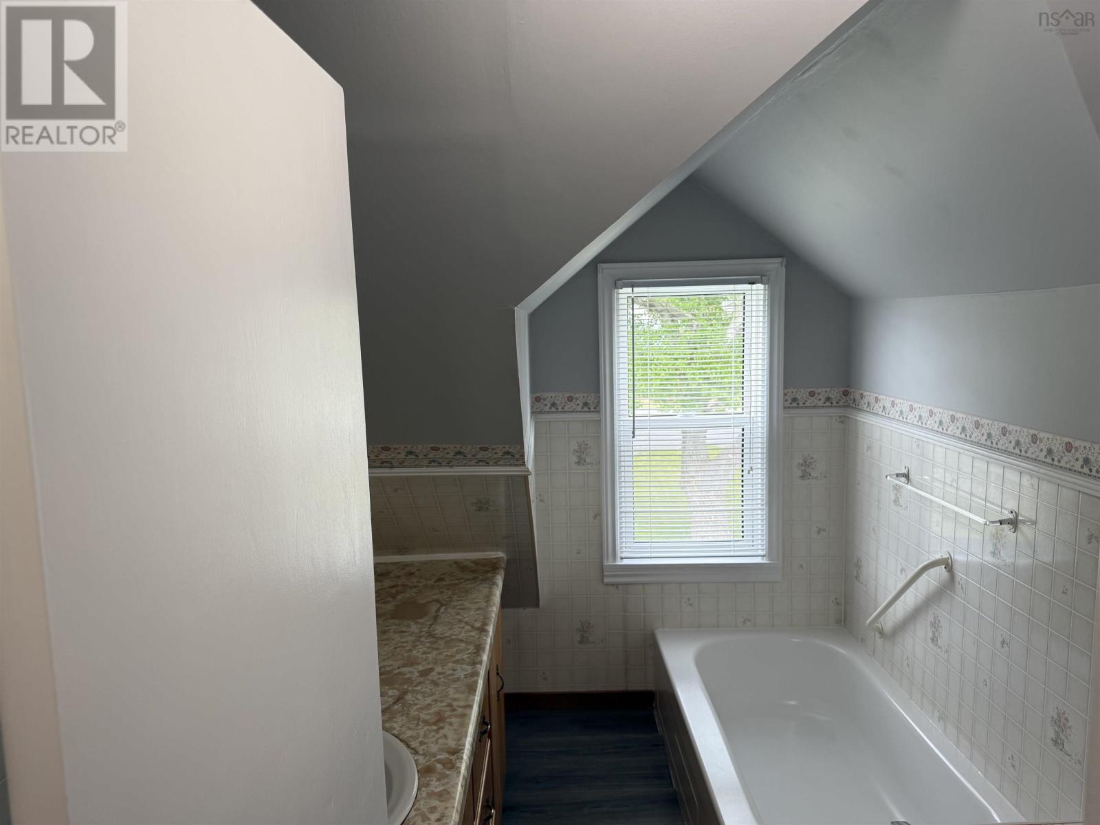 3515 Bay Avenue, New Waterford, Nova Scotia  B1H 2P2 - Photo 32 - 202616088