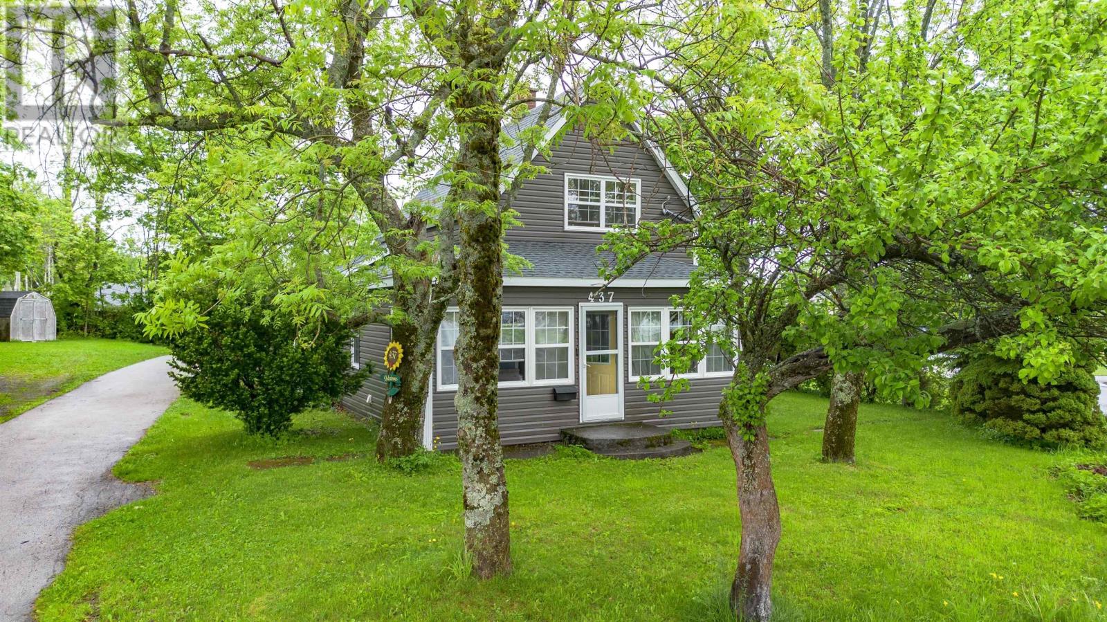 437 Cabot Street, Ashby, Nova Scotia  B1P 4G8 - Photo 2 - 202616152