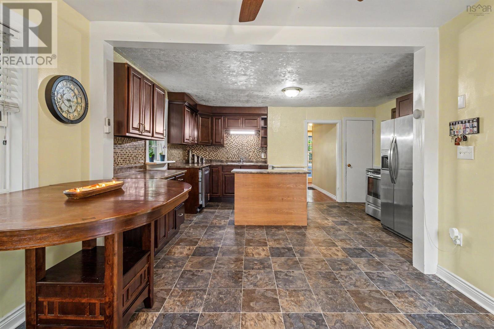437 Cabot Street, Ashby, Nova Scotia  B1P 4G8 - Photo 3 - 202616152