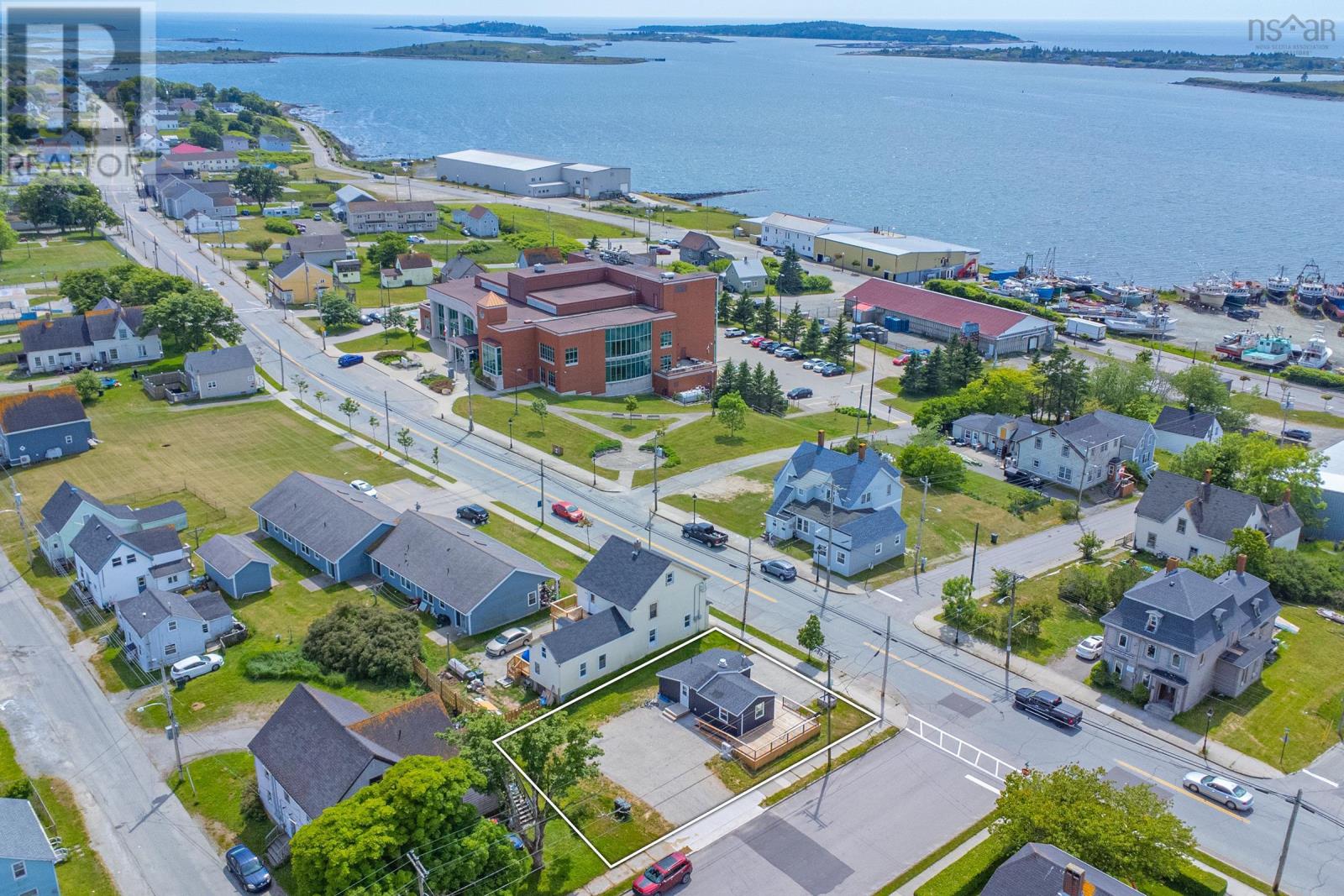 191 Main Street, Yarmouth, Nova Scotia  B5A 5G3 - Photo 2 - 202616136