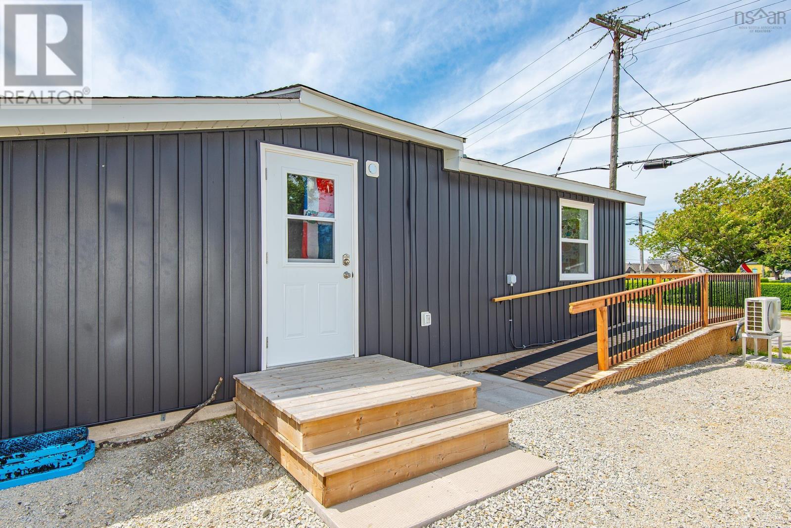 191 Main Street, Yarmouth, Nova Scotia  B5A 5G3 - Photo 4 - 202616136