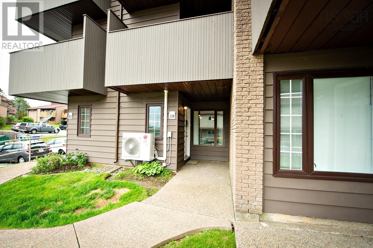 19 4 Rose Way, Dartmouth, Nova Scotia  B2Y 4L9 - Photo 2 - 202616164