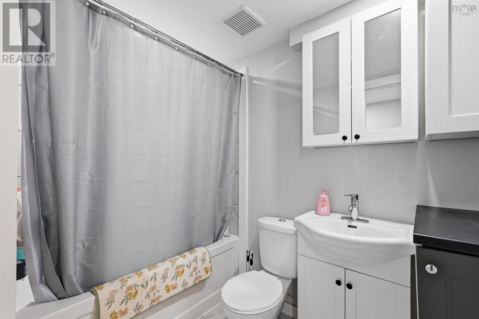 8b Gordon Street, Bedford, Nova Scotia  B4A 2R8 - Photo 32 - 202616163