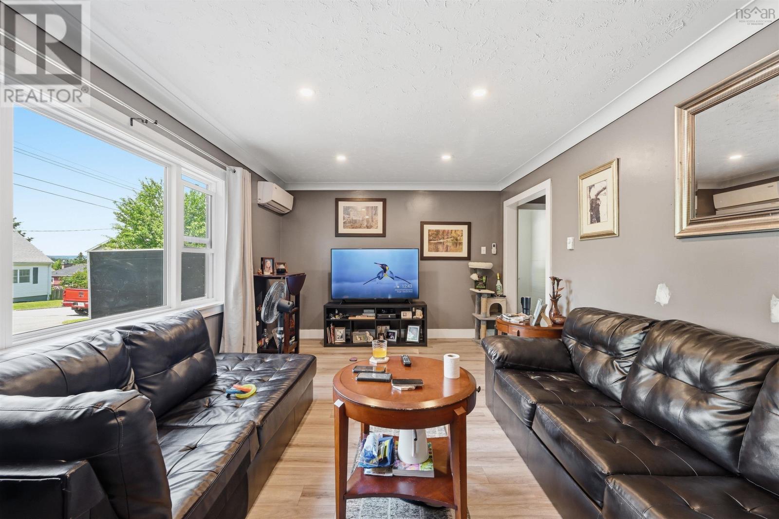 8b Gordon Street, Bedford, Nova Scotia  B4A 2R8 - Photo 8 - 202616163