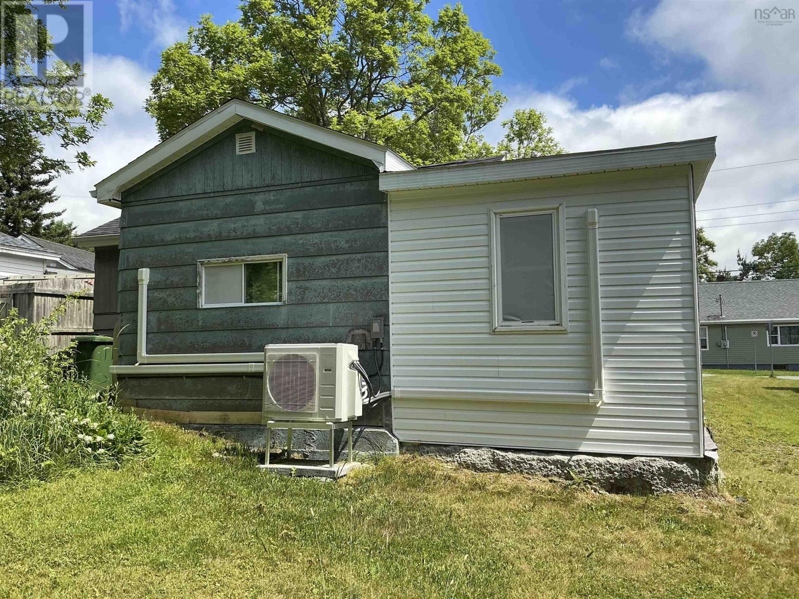 5 Birch Avenue, Liverpool, Nova Scotia  B0J 1H0 - Photo 2 - 202616257