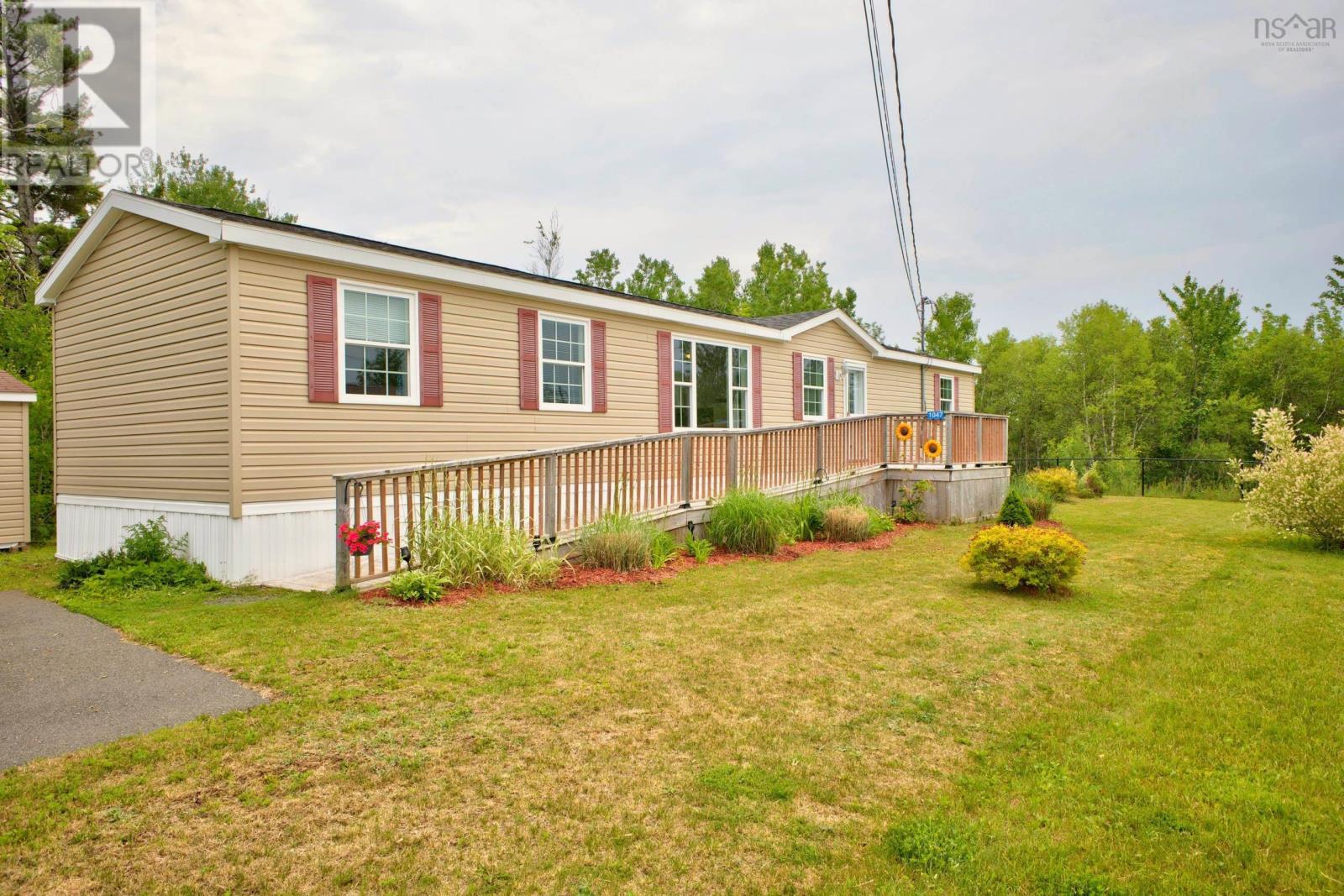 1047 Glen Forest Drive, Westville, Nova Scotia  B0K 2A0 - Photo 2 - 202616465
