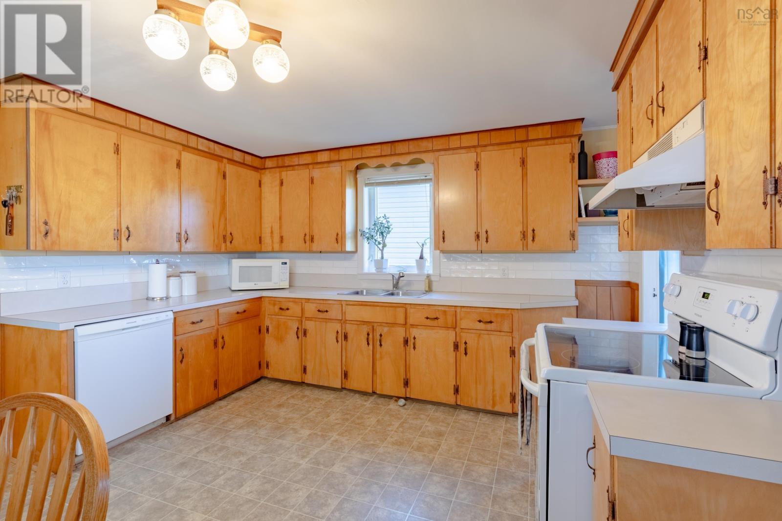 8201 Highway 1, Meteghan, Nova Scotia  B0W 2J0 - Photo 18 - 202616502