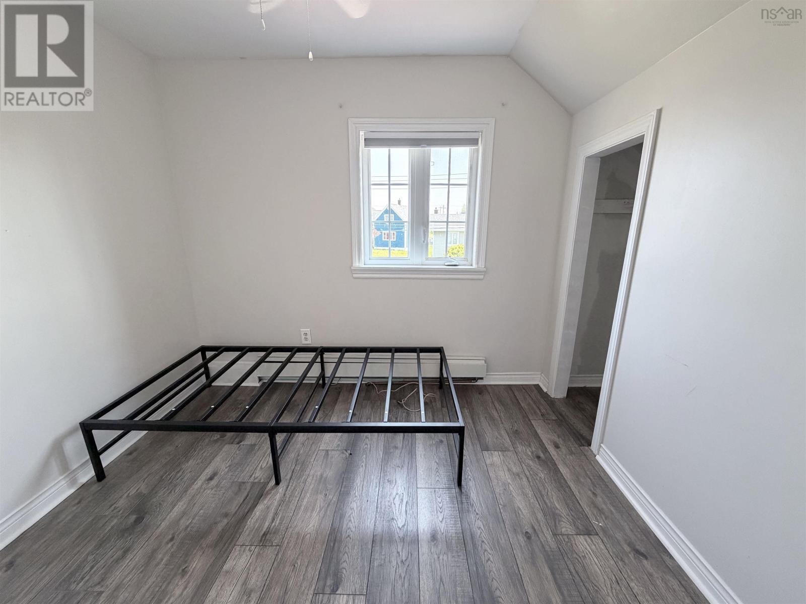 219 Brookland Street, Glace Bay, Nova Scotia  B1A 1N4 - Photo 12 - 202616529