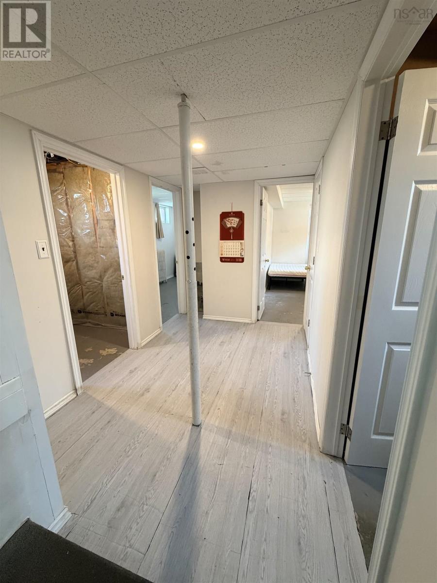 219 Brookland Street, Glace Bay, Nova Scotia  B1A 1N4 - Photo 17 - 202616529