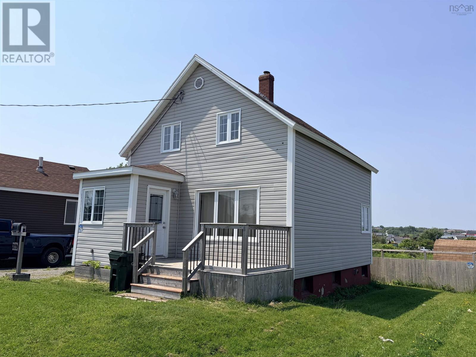 219 Brookland Street, Glace Bay, Nova Scotia  B1A 1N4 - Photo 2 - 202616529