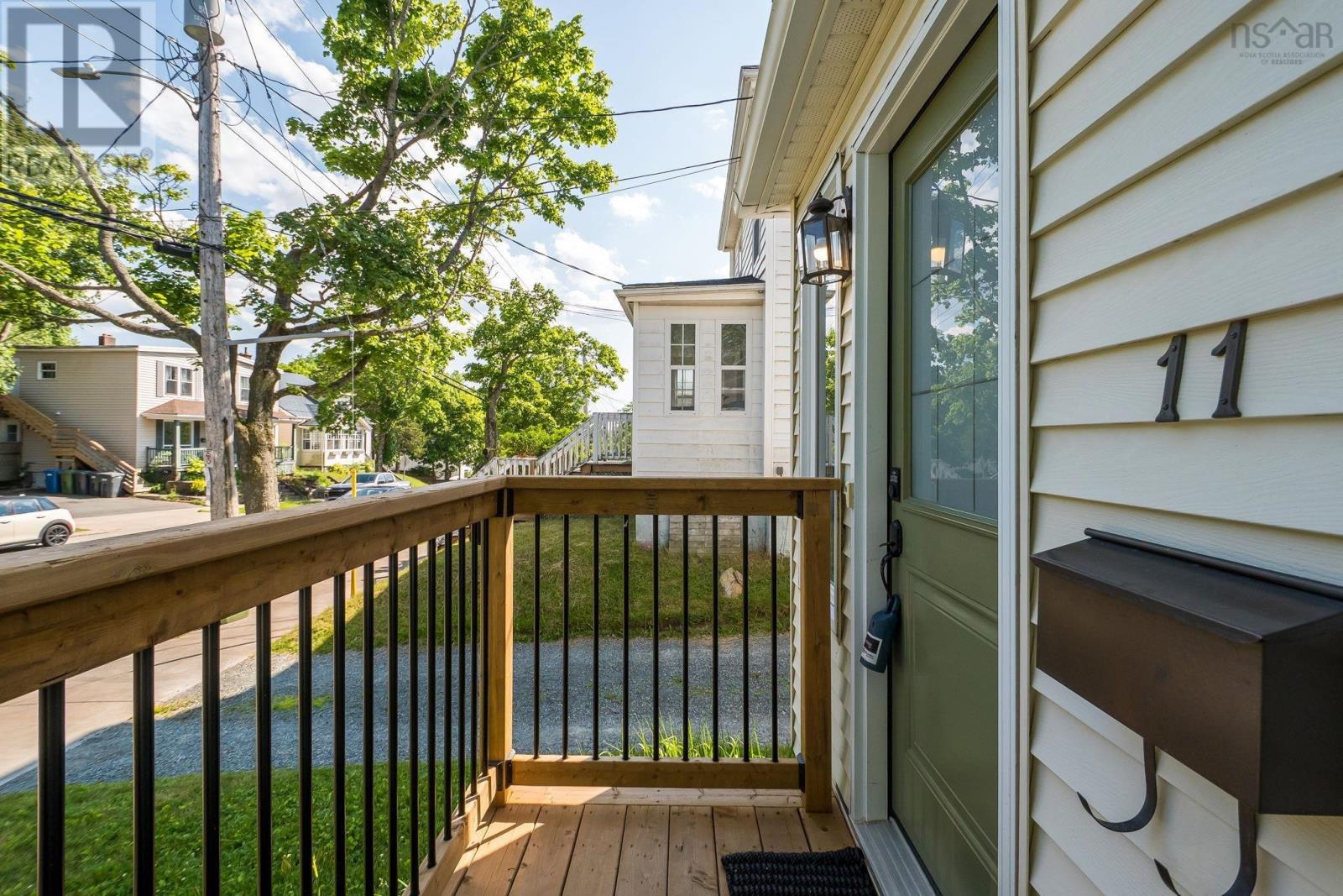 11 Sinclair Street, Dartmouth, Nova Scotia  B2Y 1R7 - Photo 4 - 202616853