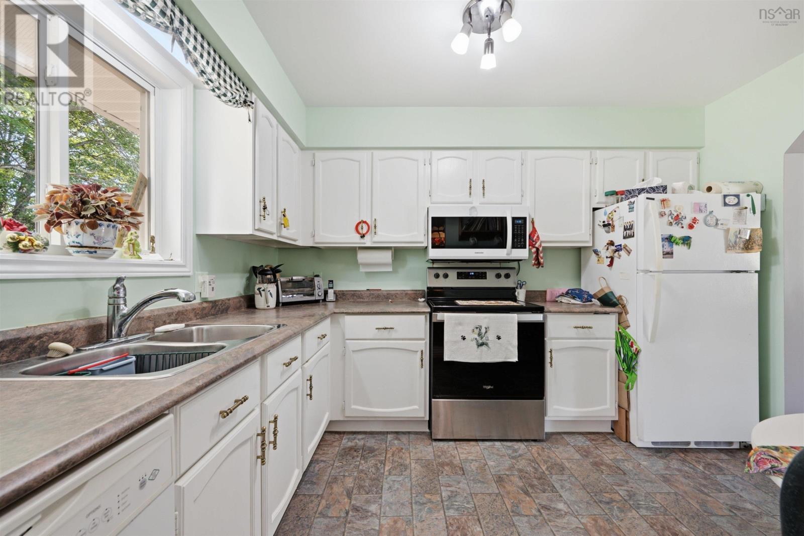 73 Wynn Castle Drive, Lower Sackville, Nova Scotia  B4E 2H3 - Photo 12 - 202616918