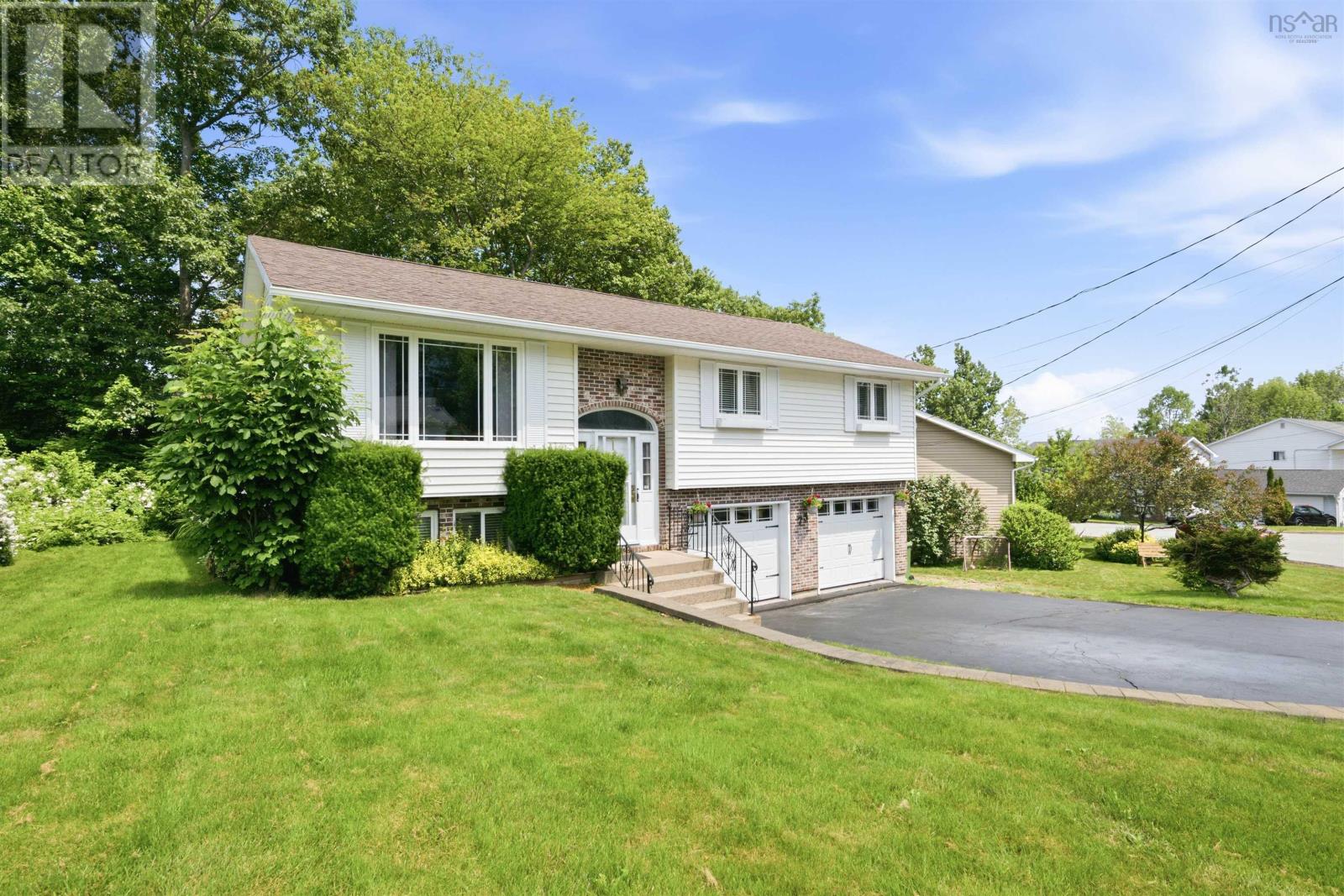 73 Wynn Castle Drive, Lower Sackville, Nova Scotia  B4E 2H3 - Photo 2 - 202616918
