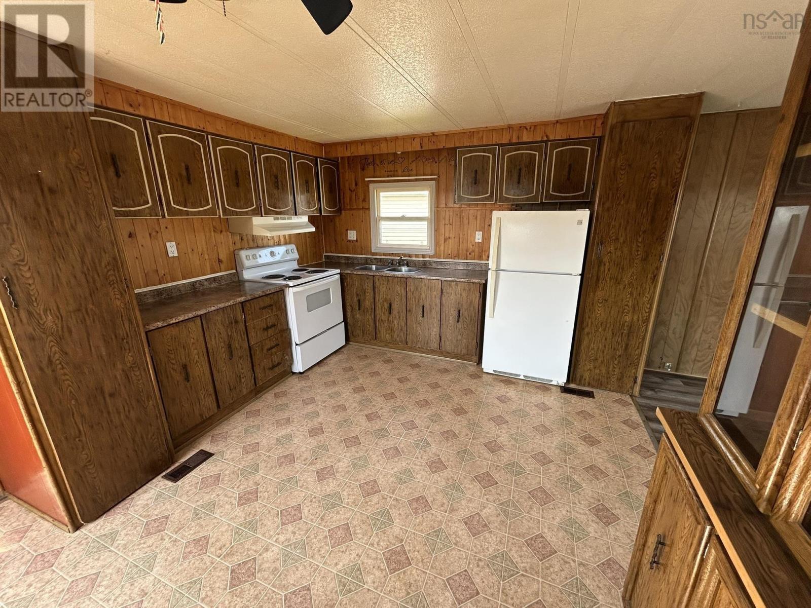 18 Twin Rivers Trailer Court, Stellarton, Nova Scotia  B0K 0A3 - Photo 6 - 202616927