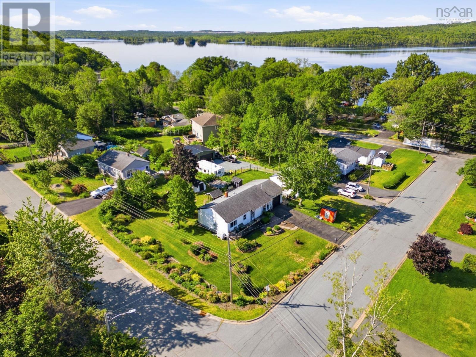 15 Sibley Street, Waverley, Nova Scotia  B2R 1G9 - Photo 2 - 202616961