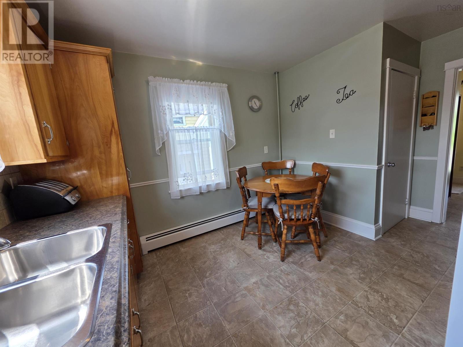 172 Cabot Street, Sydney, Nova Scotia  B1P 4E3 - Photo 12 - 202617292