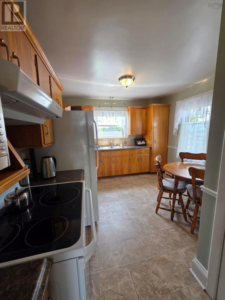 172 Cabot Street, Sydney, Nova Scotia  B1P 4E3 - Photo 13 - 202617292