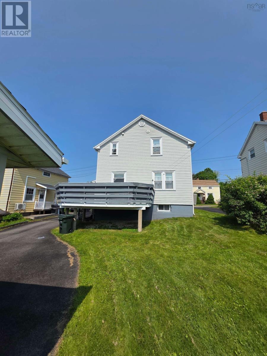 172 Cabot Street, Sydney, Nova Scotia  B1P 4E3 - Photo 3 - 202617292
