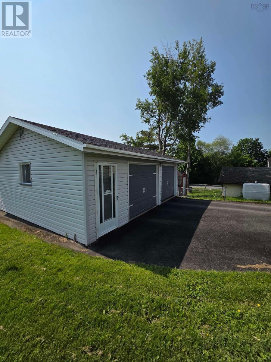 172 Cabot Street, Sydney, Nova Scotia  B1P 4E3 - Photo 5 - 202617292