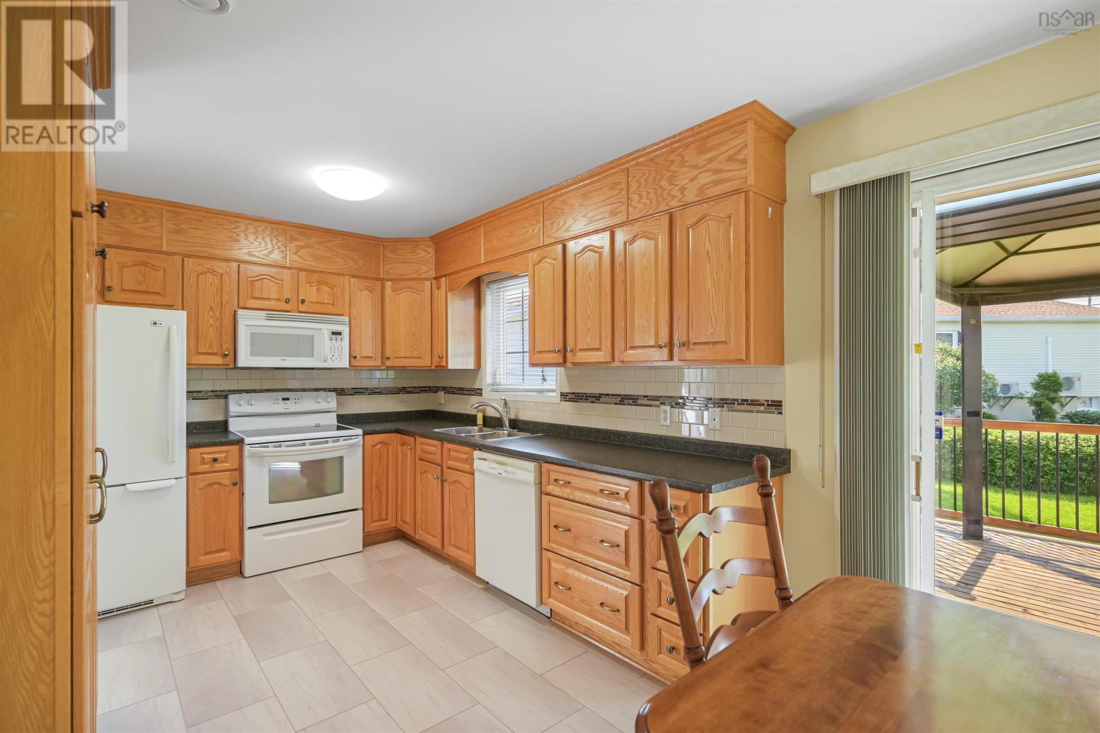6 Rosewood Avenue, Glace Bay, Nova Scotia  B1A 2Y3 - Photo 9 - 202617335