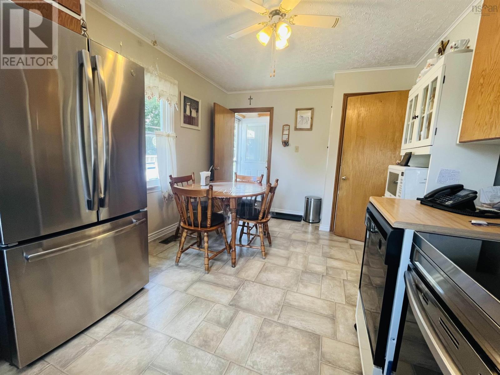 7 Franklyn Street, Amherst, Nova Scotia  B4H 3X3 - Photo 12 - 202617483