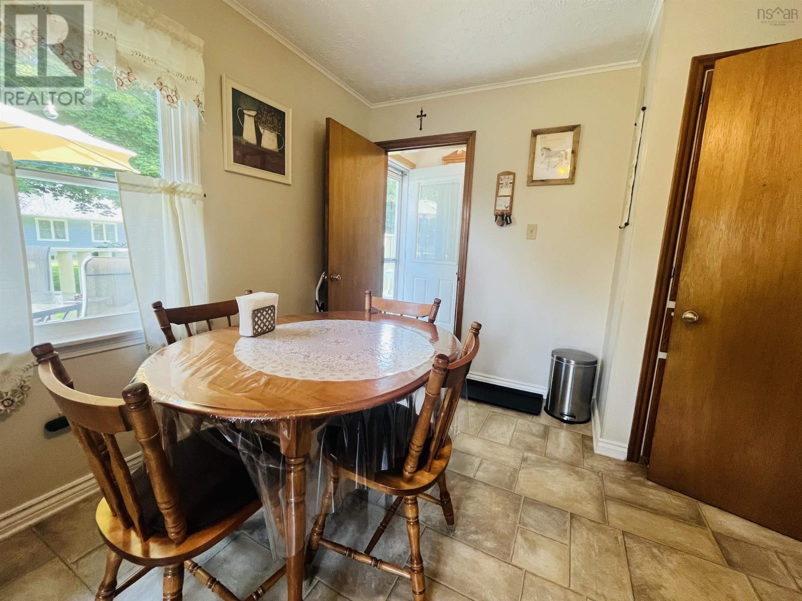 7 Franklyn Street, Amherst, Nova Scotia  B4H 3X3 - Photo 14 - 202617483