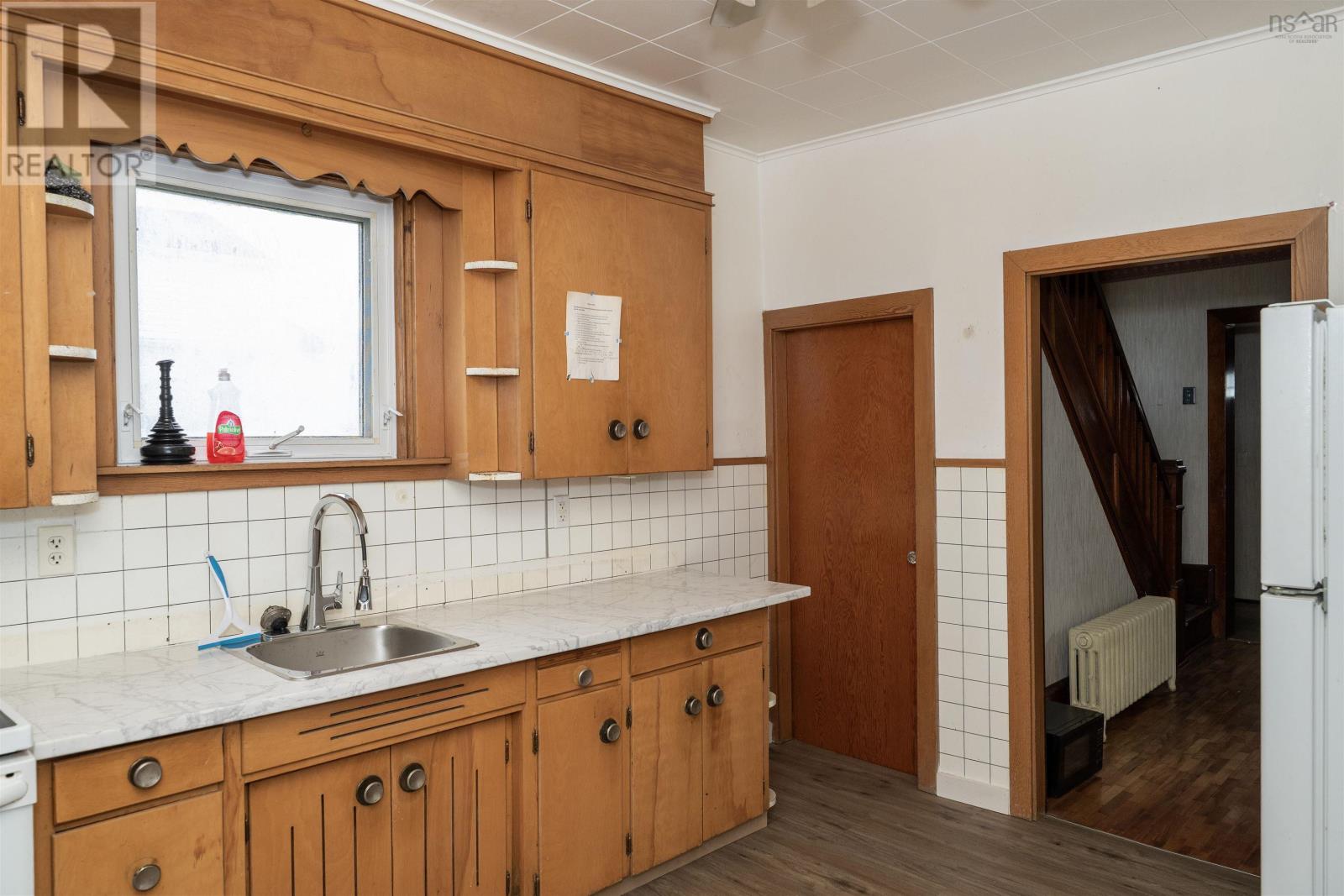 31 Hickman Street, Glace Bay, Nova Scotia  B1A 2X8 - Photo 11 - 202617535