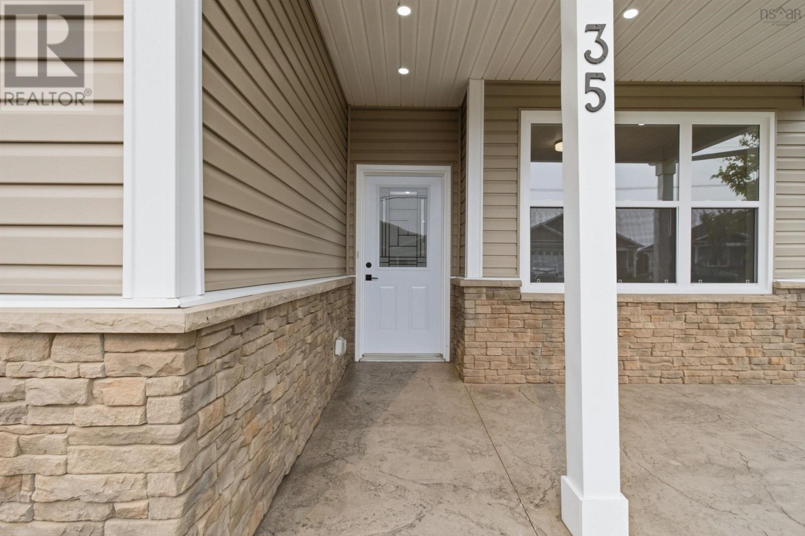 35 Thistle Street, Falmouth, Nova Scotia  B0N 2A0 - Photo 3 - 202617727