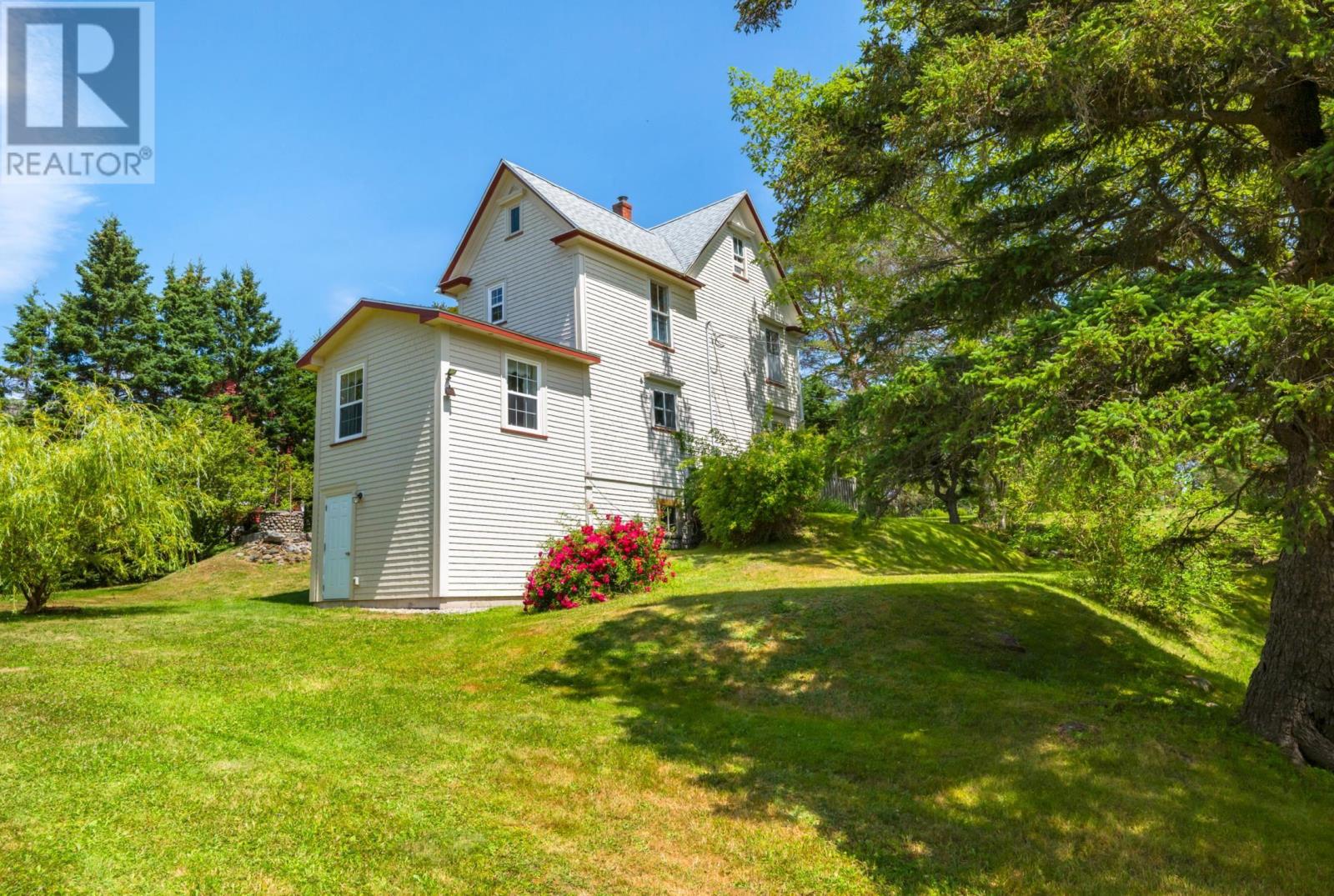 149 Duke Street, Chester, Nova Scotia  B0J 1J0 - Photo 3 - 202617754