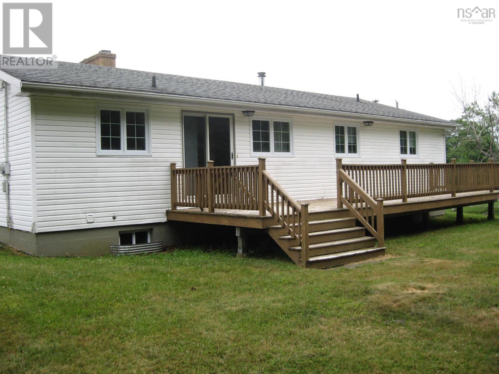 22 Barss Street, Liverpool, Nova Scotia  B0T 1K0 - Photo 2 - 202618156